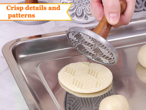 HULISEN Cookie Stamps Set of 4 - Metal Cookie Press Mold with Wooden Handle